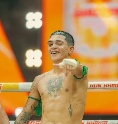 El peleador cuencano Martín Parra destaca en One Championship.