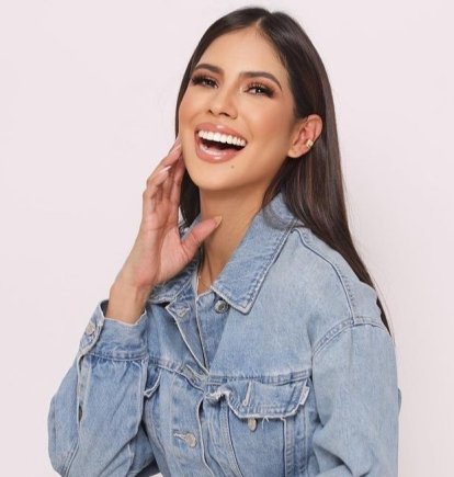 Pamela Sambrano volvió a sus inicios en la pantalla, como presentadora invitada en el canal del cerro.