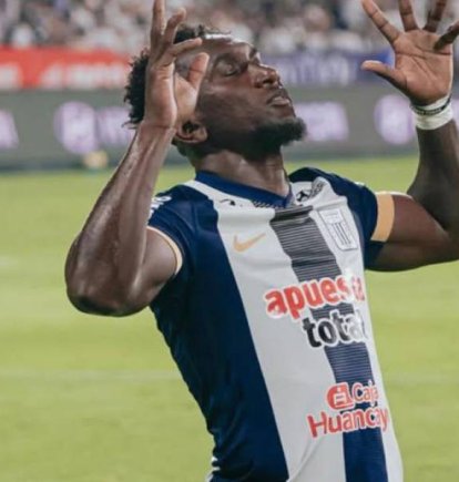Erick Castillo, delantero ecuatoriano, es figura en el ataque de Alianza Lima.