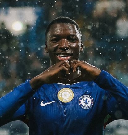 Moisés Caicedo, protagonista del duelo más esperado por Ecuador en Champions.