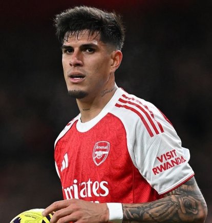 Piero Hincapié jugó 57 minutos en el empate sin goles del Arsenal ante Liverpool.