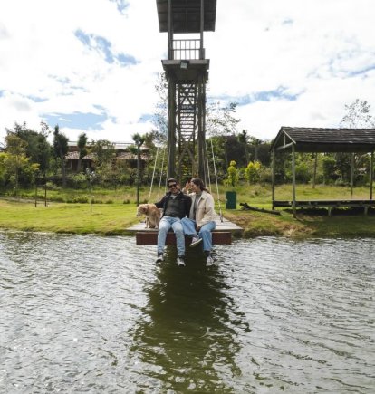 Alrededor de la laguna se puede realizar cabalgatas, senderismo.