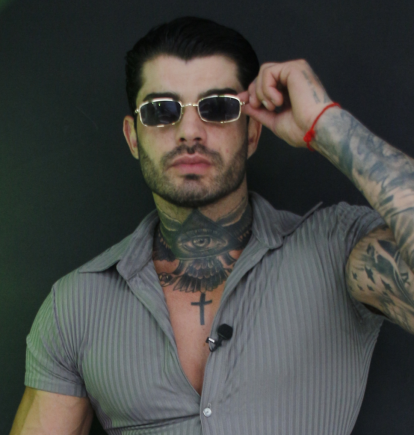 Cezar Augusto es un modelo e influencer brasileño.
