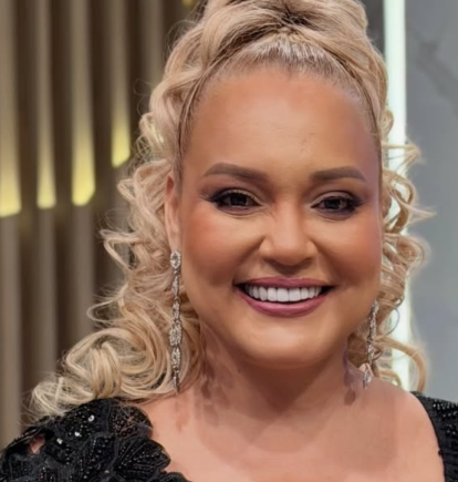 Katty Elisa es una cantante ecuatoriana.