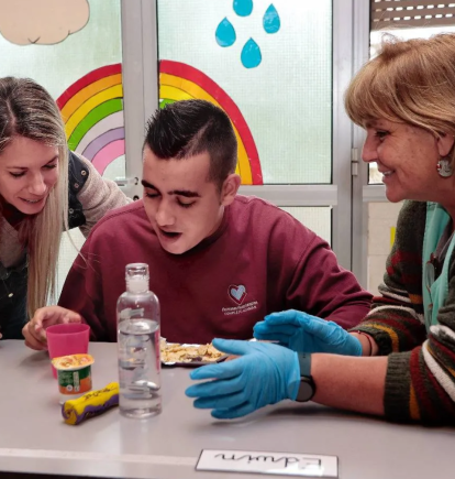 Existen varias normas que establecen la atención especializada y preferente para enfermedades raras