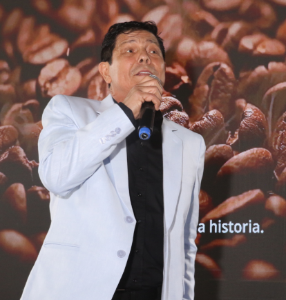 Oswaldo Segura lanza su línea de café Supilindo.