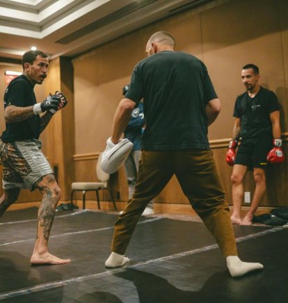 El ecuatoriano Marlo Chito Vera (i) en una de las últimas prácticas en México.