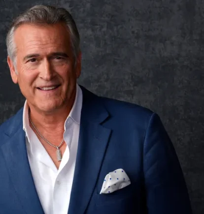 Bruce Campbell, ícono del terror por su papel en Evil Dead, anunció que enfrenta un cáncer tratable y pausará sus actividades públicas para enfocarse en su recuperación