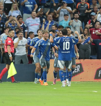 Emelec buscará sorprender a Barcelona SC en el Monumental.