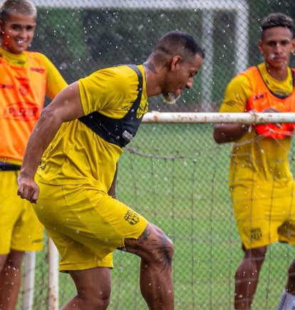 Jefferson Intriago jugará en Barcelona en la temporada 2026.