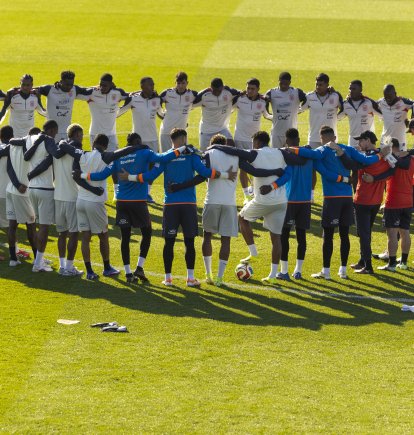 Vista del entrenamiento de la selección de Ecuador en Leganés (Madrid), este martes. El conjunto dirigido por Sebastián Beccacece jugará contra Marruecos, este 27 de marzo, y el día 31 ante Países Bajos.