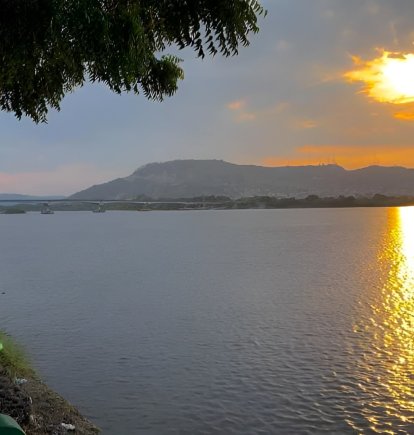 En el malecón se puede admirar cómo las tardes se transforman en un espectáculo.
