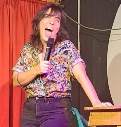 La humorista, de 37 años, está dedicada a crear contenido para sus redes y al stand-up. Confesó que se casa enamoradísima
AG-EXTERNOS