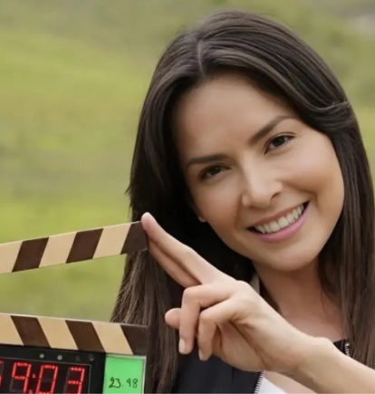 Carmen Villalobos en las grabaciones de la serie 'Sin senos sí hay paraíso'.