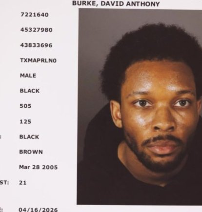 El cantante David Anthony Burke, conocido como d4vd, enfrenta una acusación formal por el asesinato de una menor en Los Ángeles.