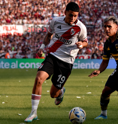Kendry Páez, jugador de River Plate, en el partido contra Boca Juniors.