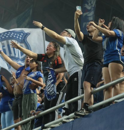 La hinchada del Bombillo celebró por adelantado con la victoria 1-0 del sábado 25 de abril ante Liga de Quito.