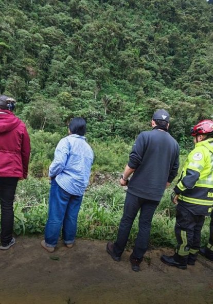 La búsqueda se lleva a cabo en la vía Alóag - Santo Domingo.