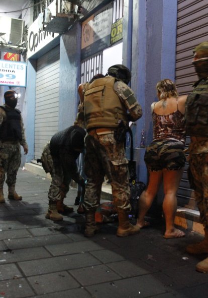 El Ejecutivo ecuatoriano activó un toque de queda focalizado para frenar la violencia en zonas consideradas estratégicas dentro de la lucha contra el crimen organizado.