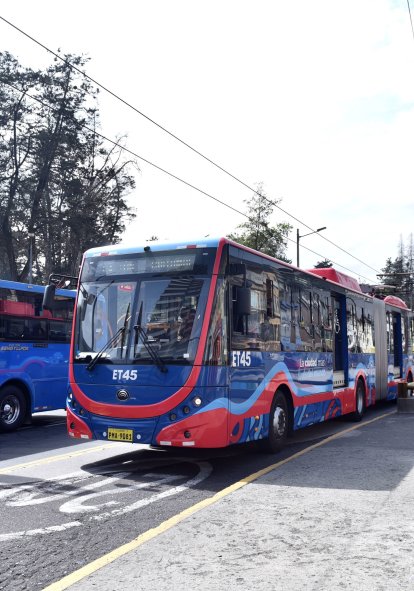 Compra de trolebuses en Quito: Pabel Muñoz asegura transparencia y ahorro millonario