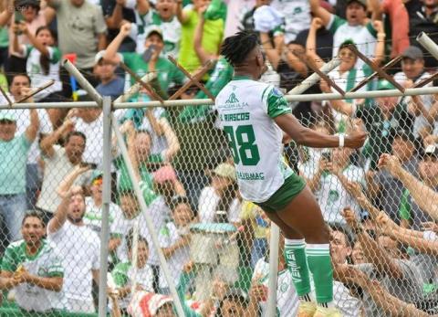 Riascos festejo liga de Portoviejo