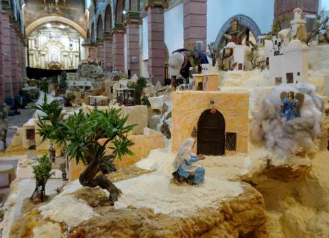 Se replica el misterio de Jesús en un pesebre gigante, en Cuenca.