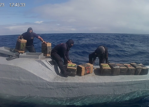 Semisumergible detenido en Galápagos