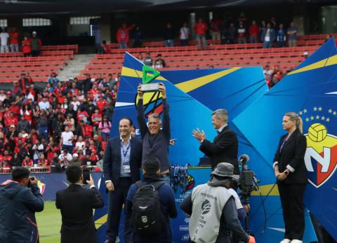 El Nacional, campeón, Copa Ecuador, final