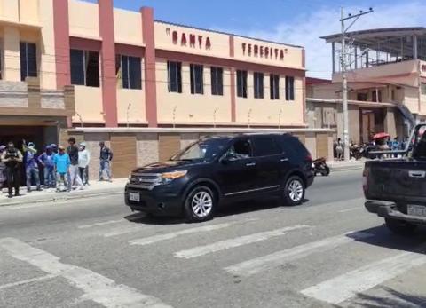 El carro en el que se movilizaba la funcionaria.