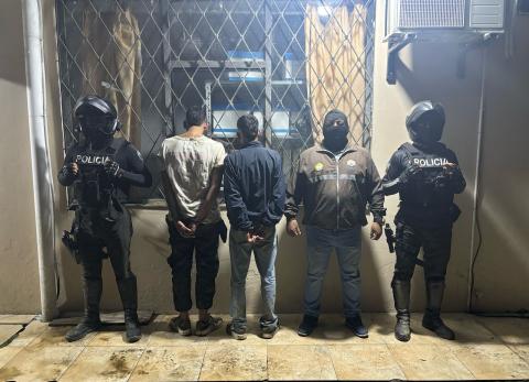 La Policía estuvo en el lugar y recabó varios indicios.