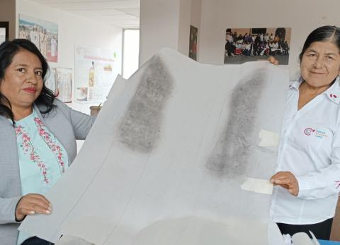 Angelita Viñanzaca y Aida Maita