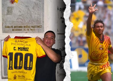 Carlos Muñoz con la camisita del Centenario en homenaje a su padre.