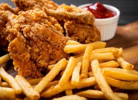 Mujer pagó más de 600 dólares por un papi pollo.