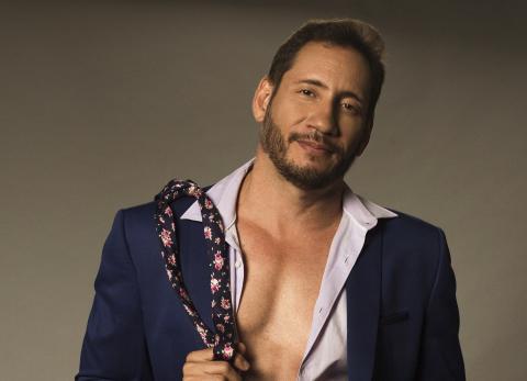 AU-D_CANTANTE