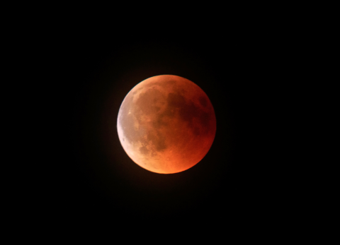 Eclipse lunar total.