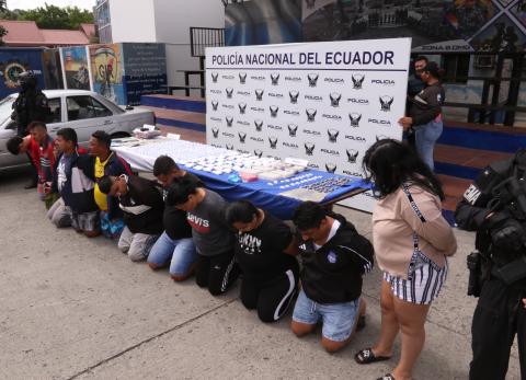 detenidos por acopio y venta de drogas en Guayaquil
