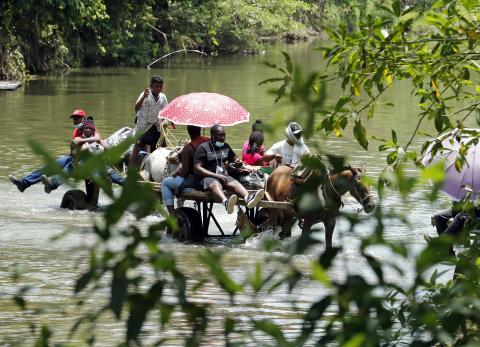 Los migrantes tienen que sortear una serie de riesgos para llegar hasta Estados Unidos.