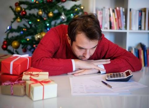 Es relevante llevar finanzas conscientes durante diciembre para evitar sobreendeudamiento.