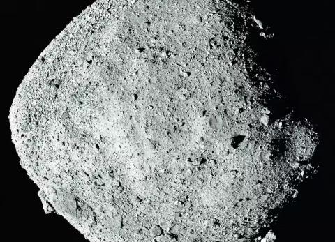 Este es el asteroide Bennu, descubierto el 11 de septiembre de 1999.