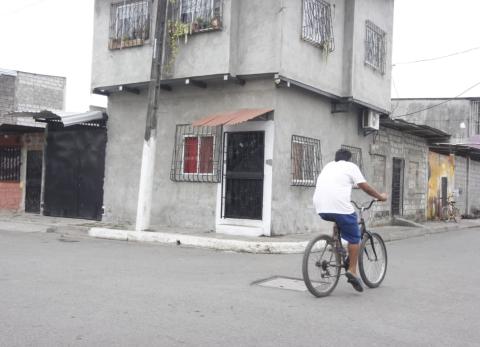Un fallecido y 3 heridos es el saldo de una balacera ocurrida en este domicilio ubicado en la ciudadela Abel Gilbert del cantón Durán.