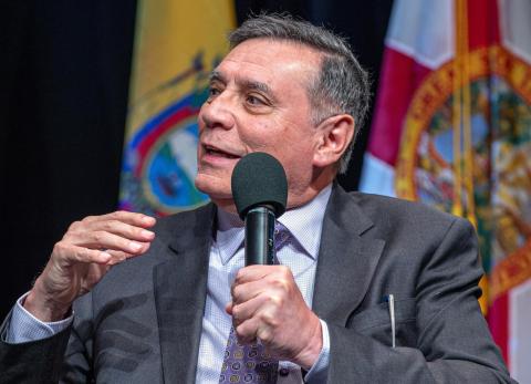 Jamil Mahuad, expresidente del Ecuador en los años 1999.