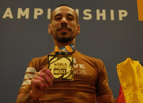 El jiu jitsero tricolor logró un nuevo título mundial IBJJF.