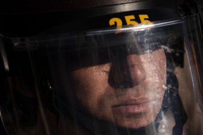ST. PAUL, MN - JUNE 10: A member of the Minnesota State Patrol stands guard during a demonstration on the grounds of the State Capitol on June 10, 2020 in St. Paul, Minnesota. Police units across the country are under fire as calls to defund departments are growing after the death of George Floyd while in Minneapolis police custody.   Stephen Maturen/Getty Images/AFP

== FOR NEWSPAPERS, INTERNET, TELCOS & TELEVISION USE ONLY ==

 US-PROTESTS-CONTINUE-ACROSS-THE-COUNTRY-IN-REACTION-TO-DEATH-OF-