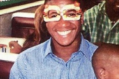 Jordy Tenorio junto a su papá, Tenorio, el Spiderman del Gol.