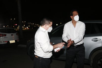 Claudio Alcívar y José Cevallos en el adiós de Carlos Luis Morales.