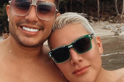 Mauricio y su esposo Bryan Bartolome.