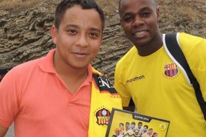 Narciso Mina siempre se llevó el cariño de la hinchada de Barcelona.