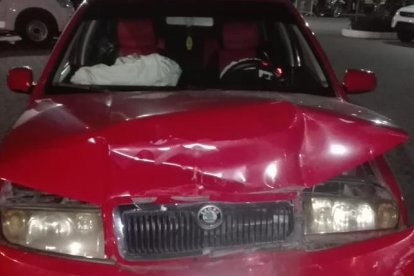 Así quedó el vehículo en el que se movilizaban los implicados en el robo.