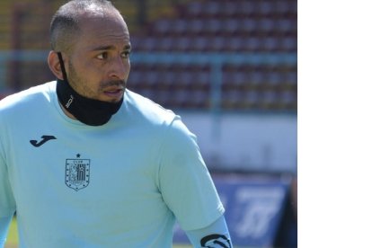 José ‘Loco’ Camacho ‘montó’ un negocio porque no hay plata en Deportivo Cuenca.