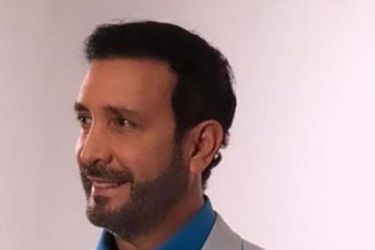 Cornejo es animador de radio y televisión.